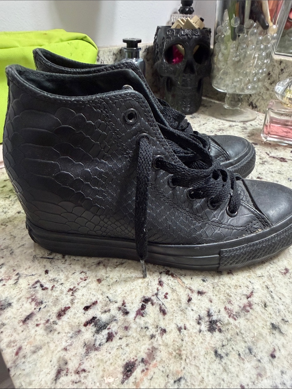 Wedge converse